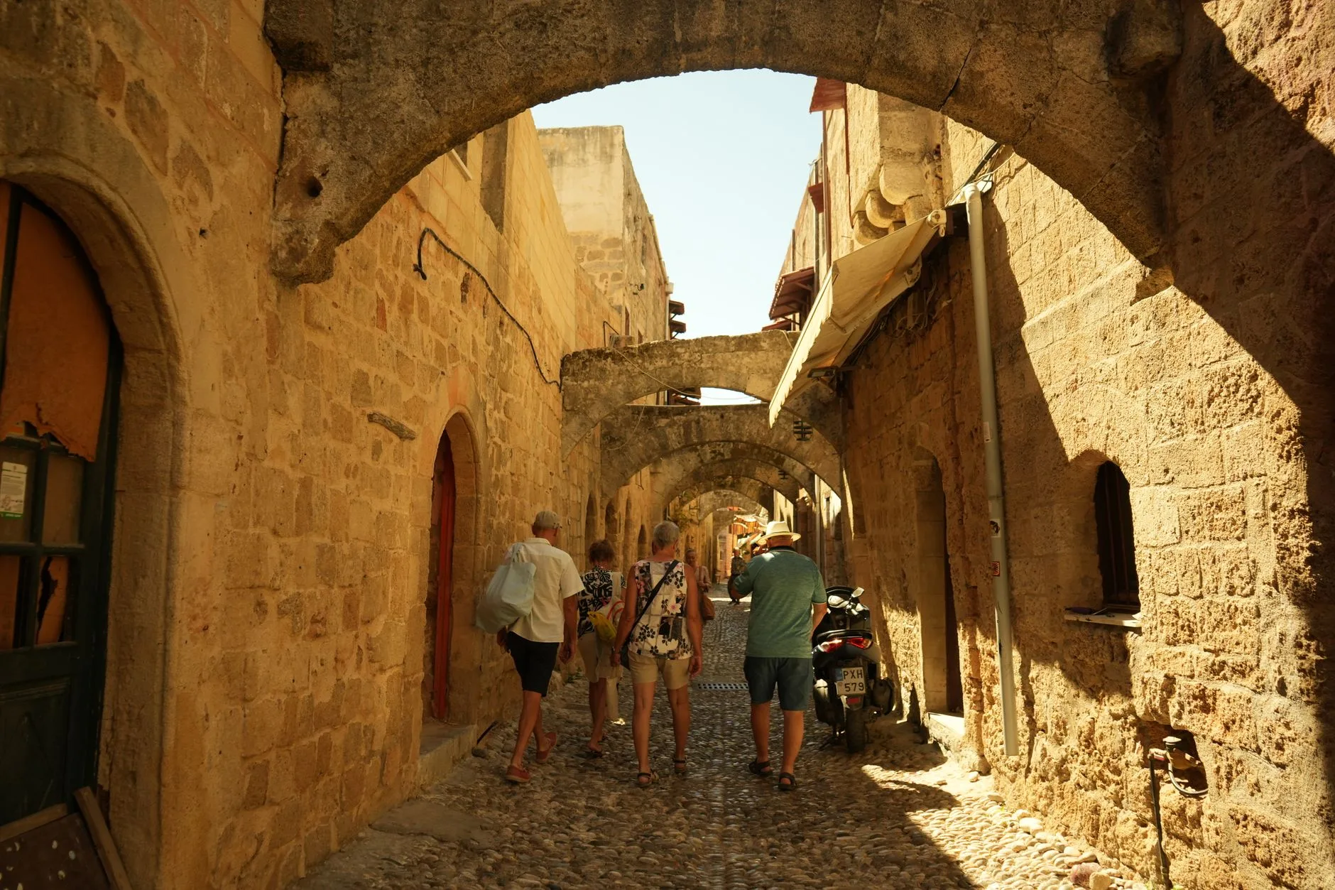 Manger dans la vieille ville de Rhodes